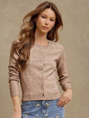 NWT - WESTFADE - Khaki Button Front Crewneck Cardigan